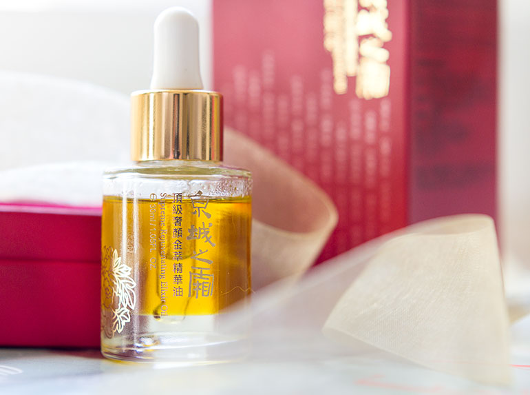 Liquid gold for my skin - The Naruko Supreme Rejuvenating Elixir Oil