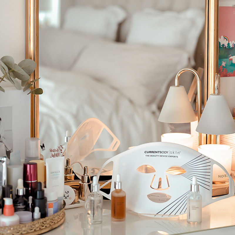 CurrentBody Skin LED Light Therapy Mask Review